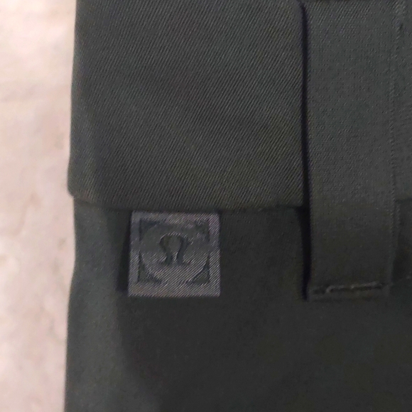 LULULEMON CLASSIC FIT SHORT. - Picture 5 of 17